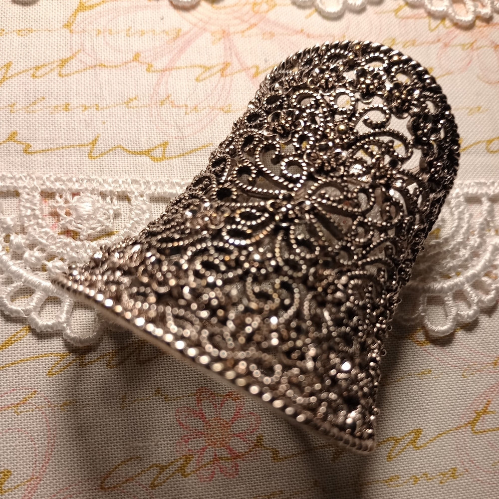 Vintage Filigree Scarf Ring - Picture 7 of 10